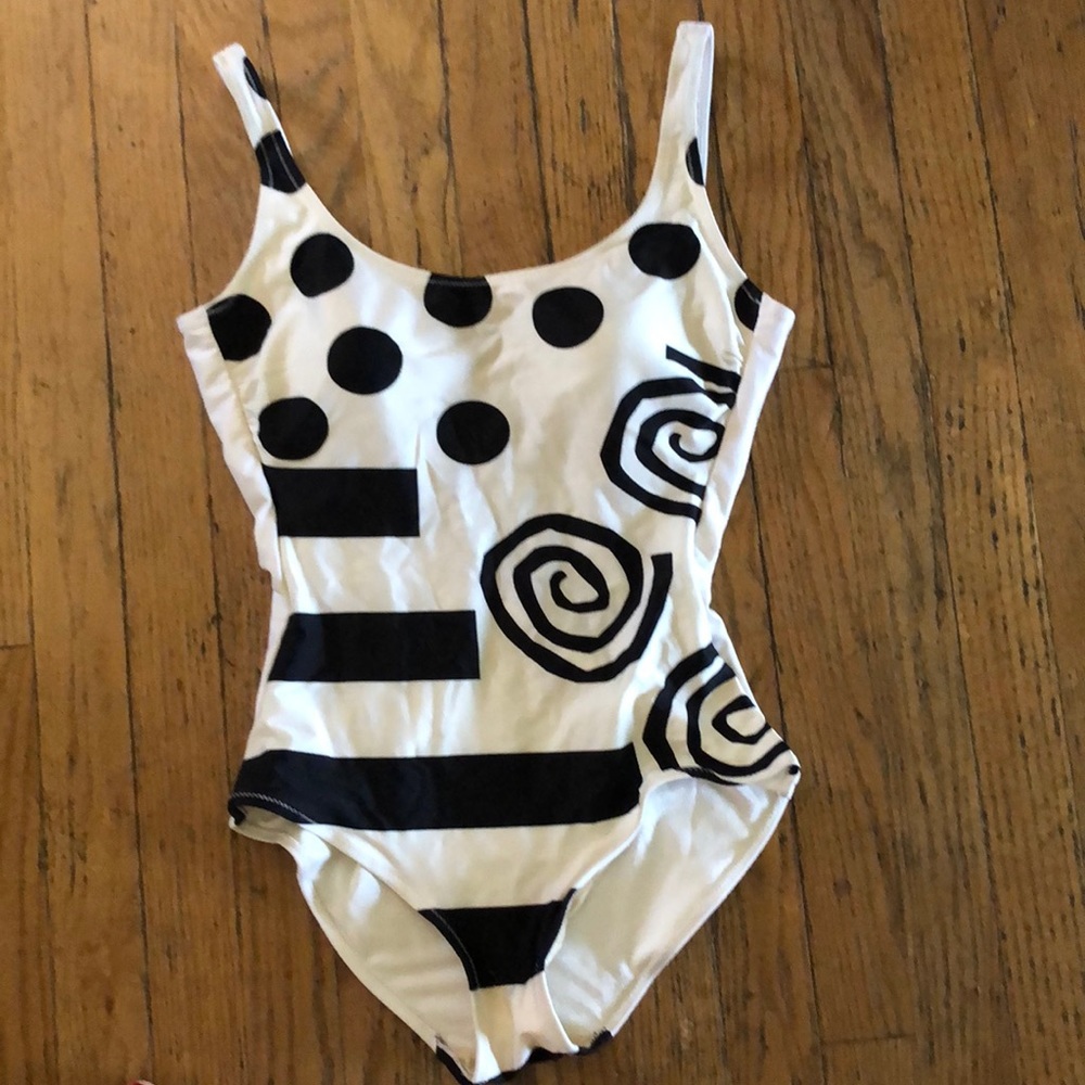 Swimsuit Black an white design